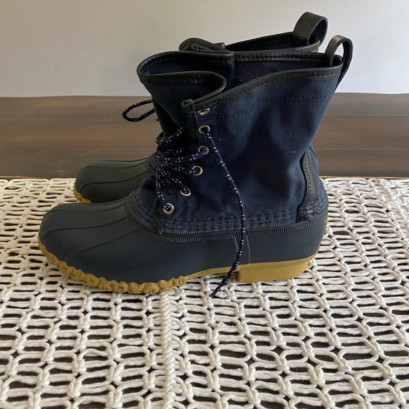 L.l. Bean navy waxed canvas duck bill boots - Picture 3 of 12